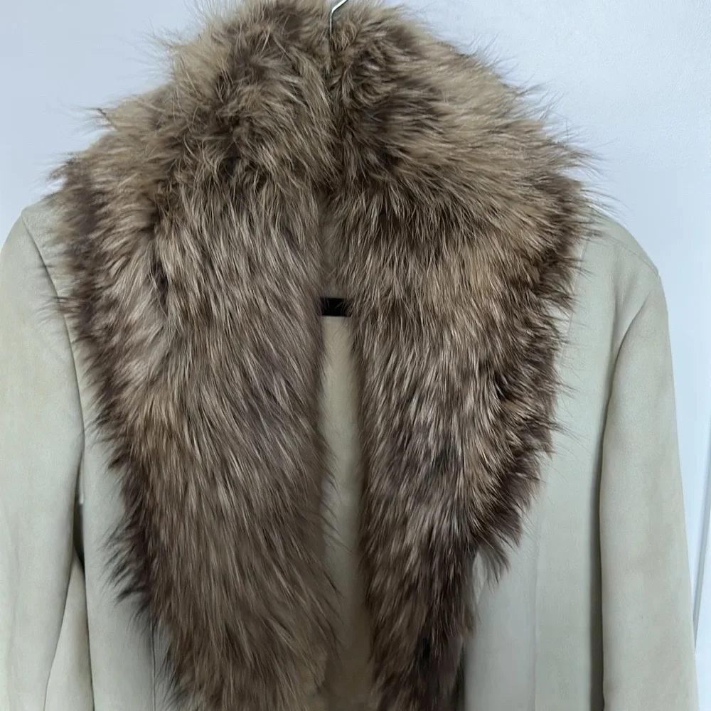 Full length, fur lined, suede jacket with fur collar and wrist detail. - Picture 5 of 9